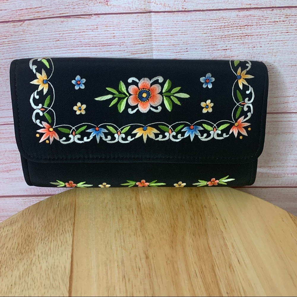 Vintage Beautiful‎ Embroidered Black Wallet